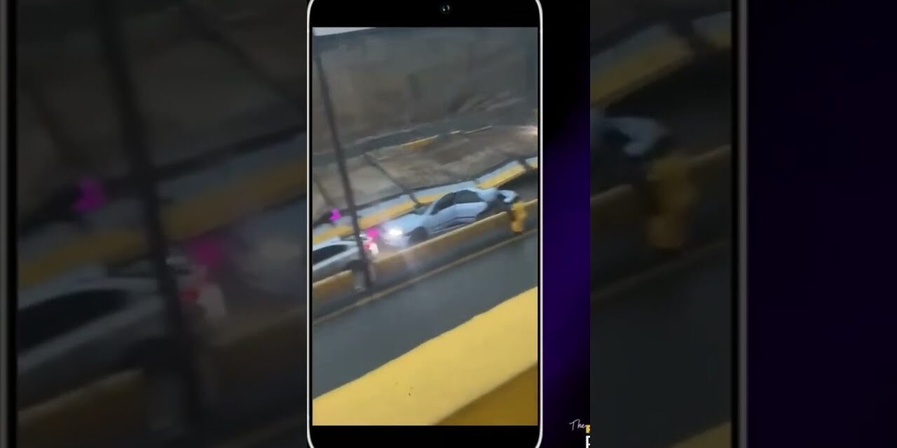 IMAGENES FUERTES ⚠️ Momento en que muro colapsado aplasta varios vehículos en Santo Domingo #shorts