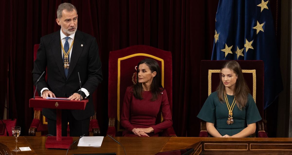 Últimas noticias de la actualidad política, en directo |  El Rey reclama legalizar a los jóvenes “una España sólida y unida, sin divisiones ni enfrentamientos” |  España
