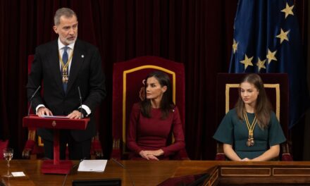 Últimas noticias de la actualidad política, en directo |  El Rey reclama legalizar a los jóvenes “una España sólida y unida, sin divisiones ni enfrentamientos” |  España