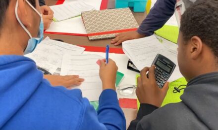 300.000 estudiantes de bajos ingresos en clases sobredimensionadas