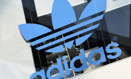 Adidas informa menor beneficio neto;  Continúa liquidando existencias