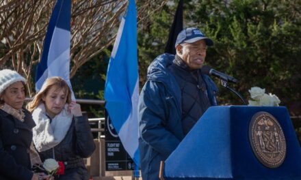 Alcalde Adams continúa valorando comunidad dominicana NYC