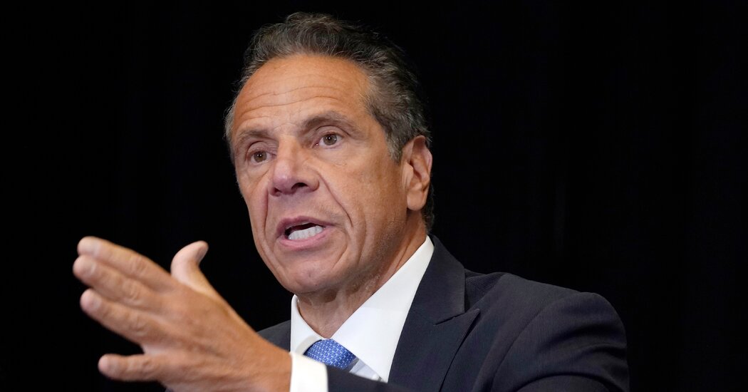 Andrew Cuomo enfrenta una demanda por abuso sexual de un ex asistente que dice que la manoseó