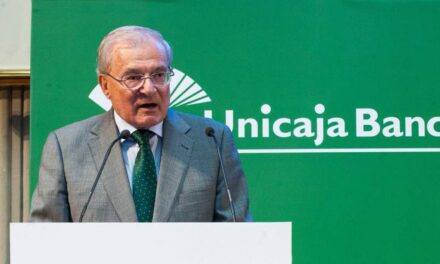 Azuaga renuncia como presidente de Unicaja tras zanjar la guerra interna en el banco |  Empresas