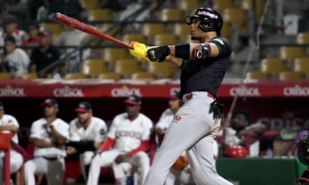 Barrera brilla y Estrellas apalean a Leones en Dominicana