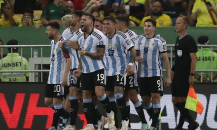 Brasil vs Argentina: Disturbios provocaron un retraso en el partido de eliminatorias: Argentina propina a Brasil su primera derrota como local en unas eliminatorias y acentua la crisis carioca |  Fútbol |  Deportes