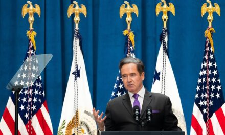 Brian Higgins dejará su escaño en la Cámara Demócrata en febrero
