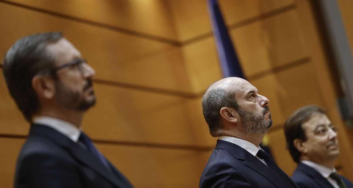 Bronca en el Senado por la constitucionalidad de la reforma exprés del Reglamento que frena la urgencia de la ley de amnistía |  España