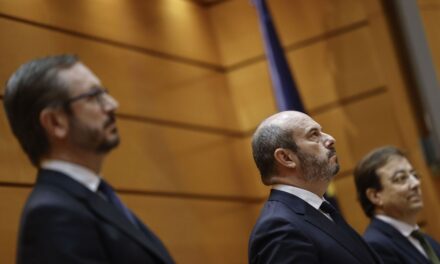 Bronca en el Senado por la constitucionalidad de la reforma exprés del Reglamento que frena la urgencia de la ley de amnistía |  España