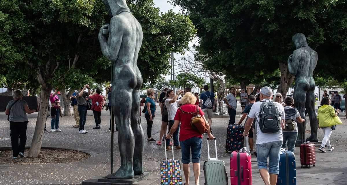 Canarias limitará la vivienda vacacional en zonas tensionadas |  Economía