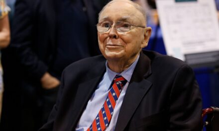 Charlie Munger dice que no existe la más mínima posibilidad de que Buffett negocie su propia cuenta para enriquecerse