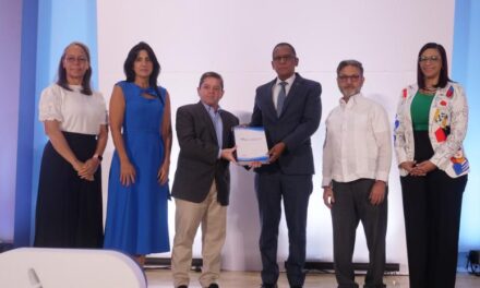 "Crea Diccionario Oficial de Lengua de Señas Dominicana"|  Listín Diario