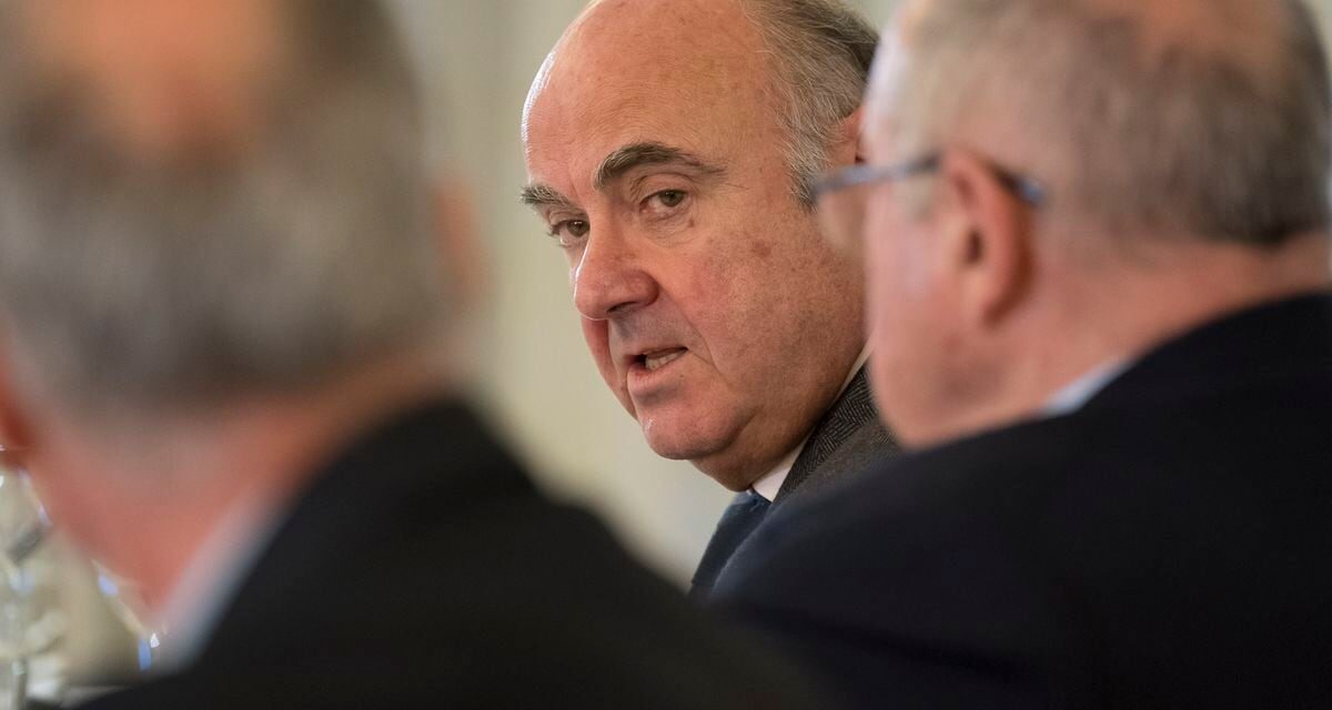 De Guindos, sobre la condonación del FLA: “Hubiese sido más inteligente convertirla en deuda perpetua” |  Economía