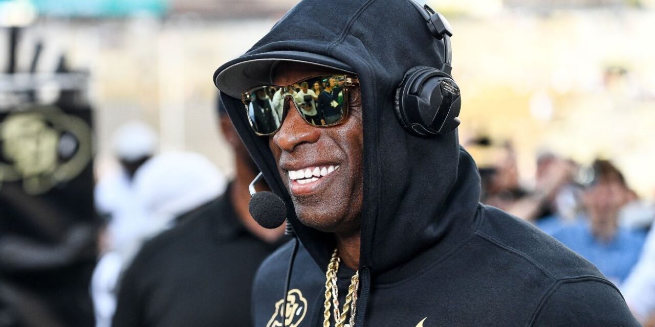 Deion Sanders sobre otros trabajos de entrenador: "No lo escucho"