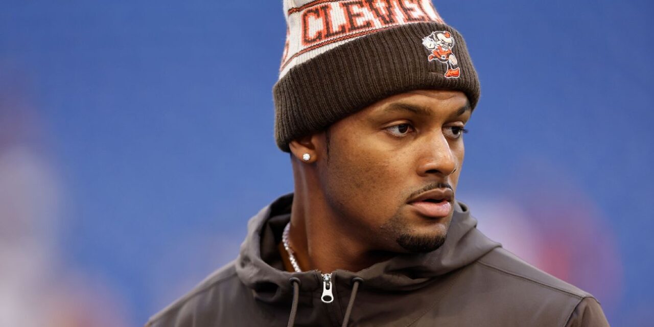 Deshaun Watson necesita cirugía de hombro y estará fuera para la temporada 2023