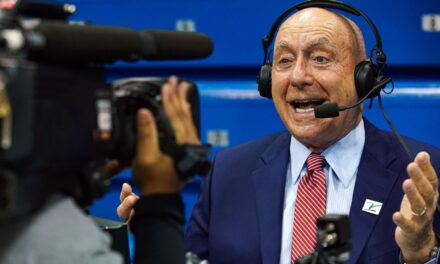 Dick Vitale de ESPN dice que el cáncer de cuerdas vocales 'ha desaparecido', pero retrasa el regreso