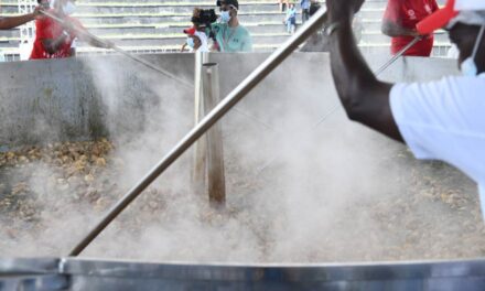 Dominicana en busca de récord Guinness con gigantesco sancocho