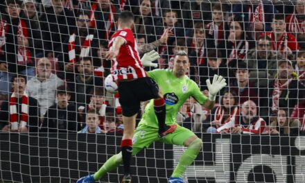 El Athletic gana de penalti en el descuento al Celta |  Fútbol |  Deportes