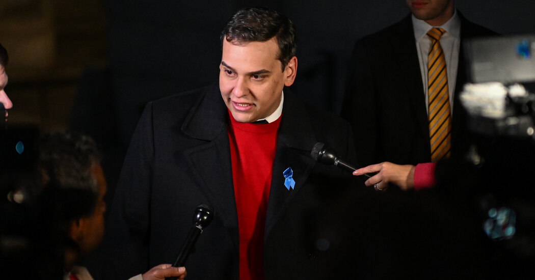 El Comité de Ética de la Cámara de Representantes encuentra evidencia de que George Santos violó la ley federal