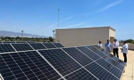 El Distrito Sanitario Almería instala paneles fotovoltaicos en el centro de salud Vega de Acá