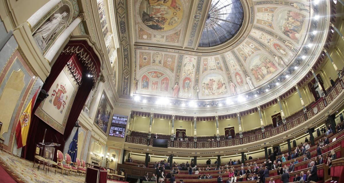 El Parlamento español, señor del relato |  Opinión