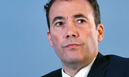 El Washington Post nombra director ejecutivo al ex director de Dow Jones, William Lewis