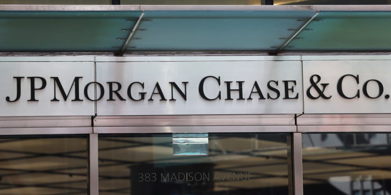 El acuerdo de 290 millones de dólares de JPMorgan con las acusadoras de Epstein obtiene la aprobación de un juez estadounidense