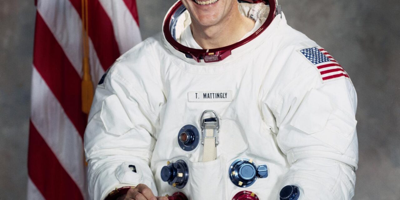 El administrador de la NASA recuerda al astronauta del Apolo Thomas K. Mattingly II