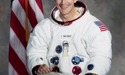 El administrador de la NASA recuerda al astronauta del Apolo Thomas K. Mattingly II