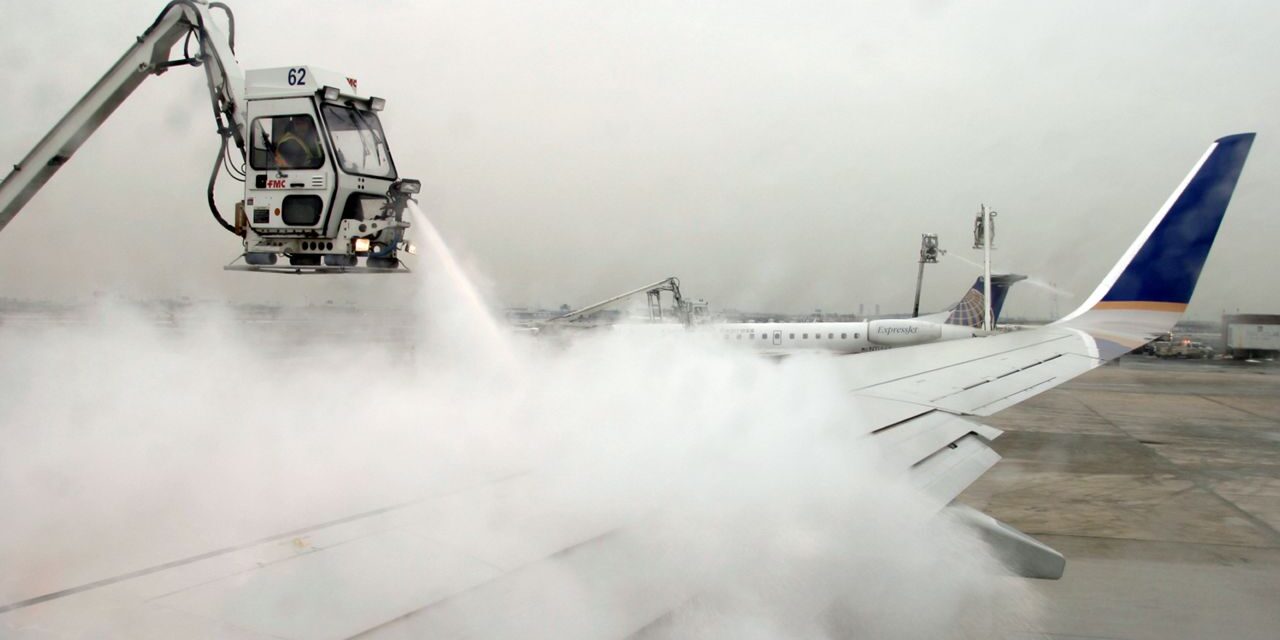 El deshielo es un procedimiento necesario para garantizar un vuelo seguro