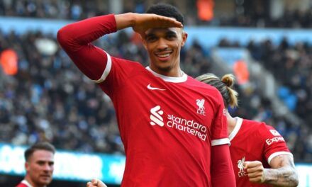 El empate del Liverpool ante el Manchester City insinúa una carrera por el título en el horizonte
