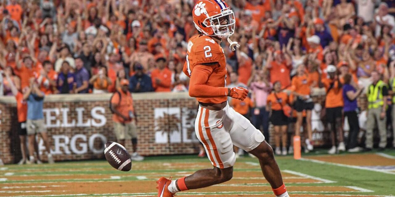 El esquinero de Clemson, Nate Wiggins, se marcha temprano para el draft de la NFL