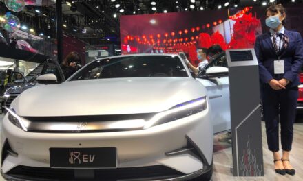 El fabricante chino de vehículos eléctricos BYD lanza su sedán Han en Oriente Medio