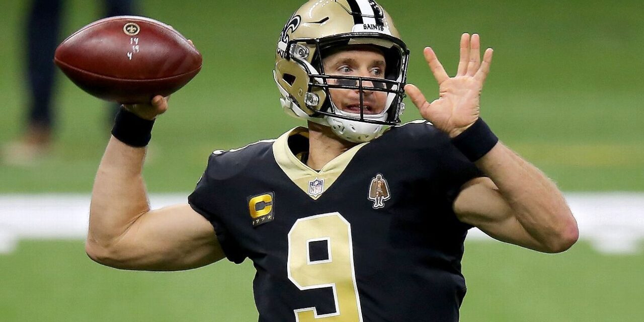 El mariscal de campo retirado Drew Brees dice que ahora solo puede lanzar con la mano izquierda