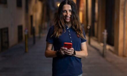 “El móvil no es el enemigo, esos padres tienen mucho miedo”: la batalla por el primer teléfono sacude a las familias españolas |  Tecnología