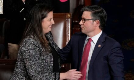 El presidente Mike Johnson recaudará fondos para republicanos clave de Nueva York