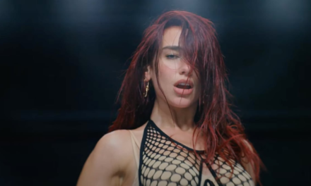 El triunfal regreso de Dua Lipa con 'Houdini': top desnudo y pantalón de chandal en un vídeo clip que homenajea a Madonna y Rosalía |  S Moda: Revista de moda, belleza, tendencias y famosos