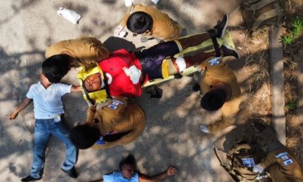 En la provincia Cordillera personal de salud de hospitales realizó un simulacro en Respuesta Rápida ante emergencias y desastres y fueron dotados de equipamiento médico.  – OPS/OMS