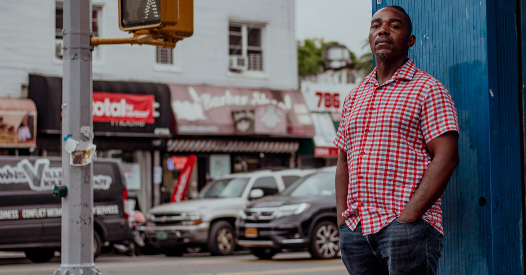 En las duras tácticas del Departamento de Policía de Nueva York bajo Eric Adams, los críticos ven una promesa incumplida