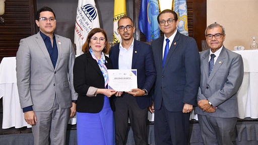 Entregan Premio Nacional de Salud en República Dominicana |  AlMomento.net
