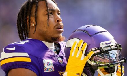 Entrenador: Vikings iniciará con QB que puede maximizar a Justin Jefferson