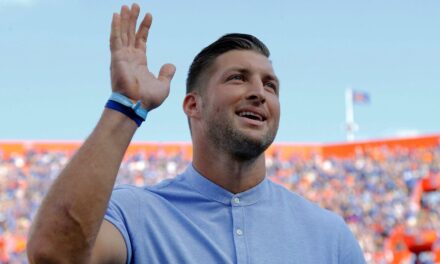 Florida recurre a Tim Tebow en busca de motivación antes del No. 5 FSU