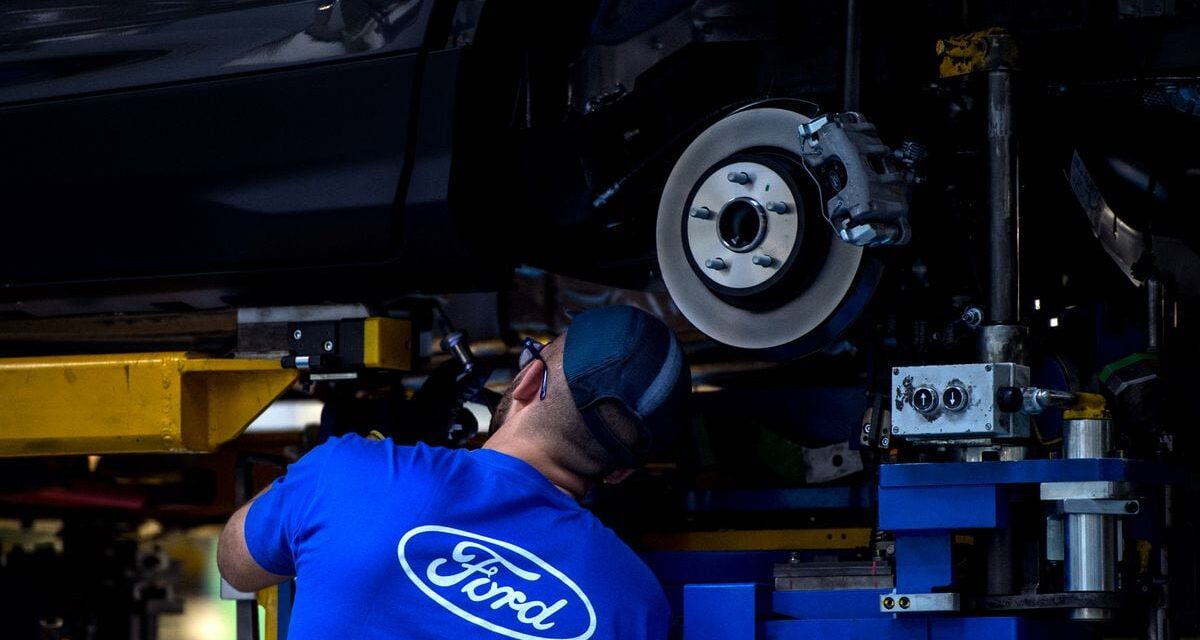 Ford congela sus aviones de electrificación para la planta de Valencia |  Empresas