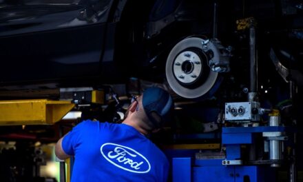 Ford congela sus aviones de electrificación para la planta de Valencia |  Empresas