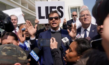 Frente a una votación de expulsión, el destino de George Santos parece sombrío
