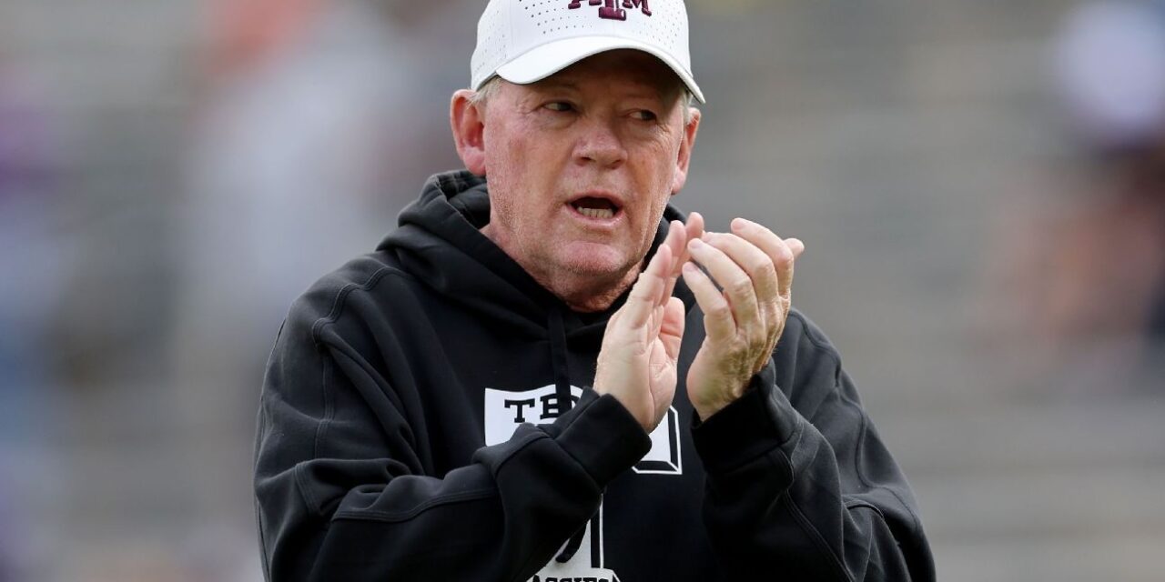 Fuentes: Bobby Petrino será el coordinador ofensivo de Arkansas