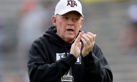 Fuentes: Bobby Petrino será el coordinador ofensivo de Arkansas