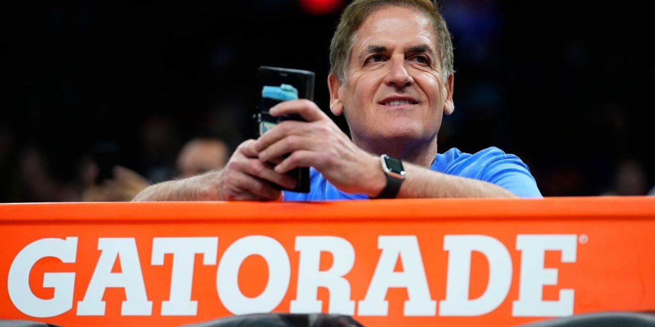 Fuentes – Mark Cuban se acerca a la venta de participación en los Mavericks a la familia Adelson