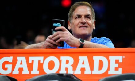 Fuentes – Mark Cuban se acerca a la venta de participación en los Mavericks a la familia Adelson