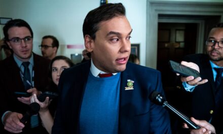 George Santos no buscará la reelección tras condenar el informe de Ética de la Cámara